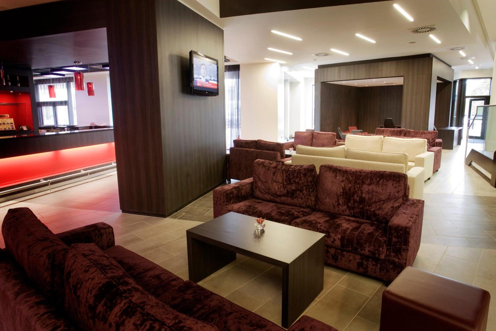 Crowne Plaza By Ihg Hotel 4*