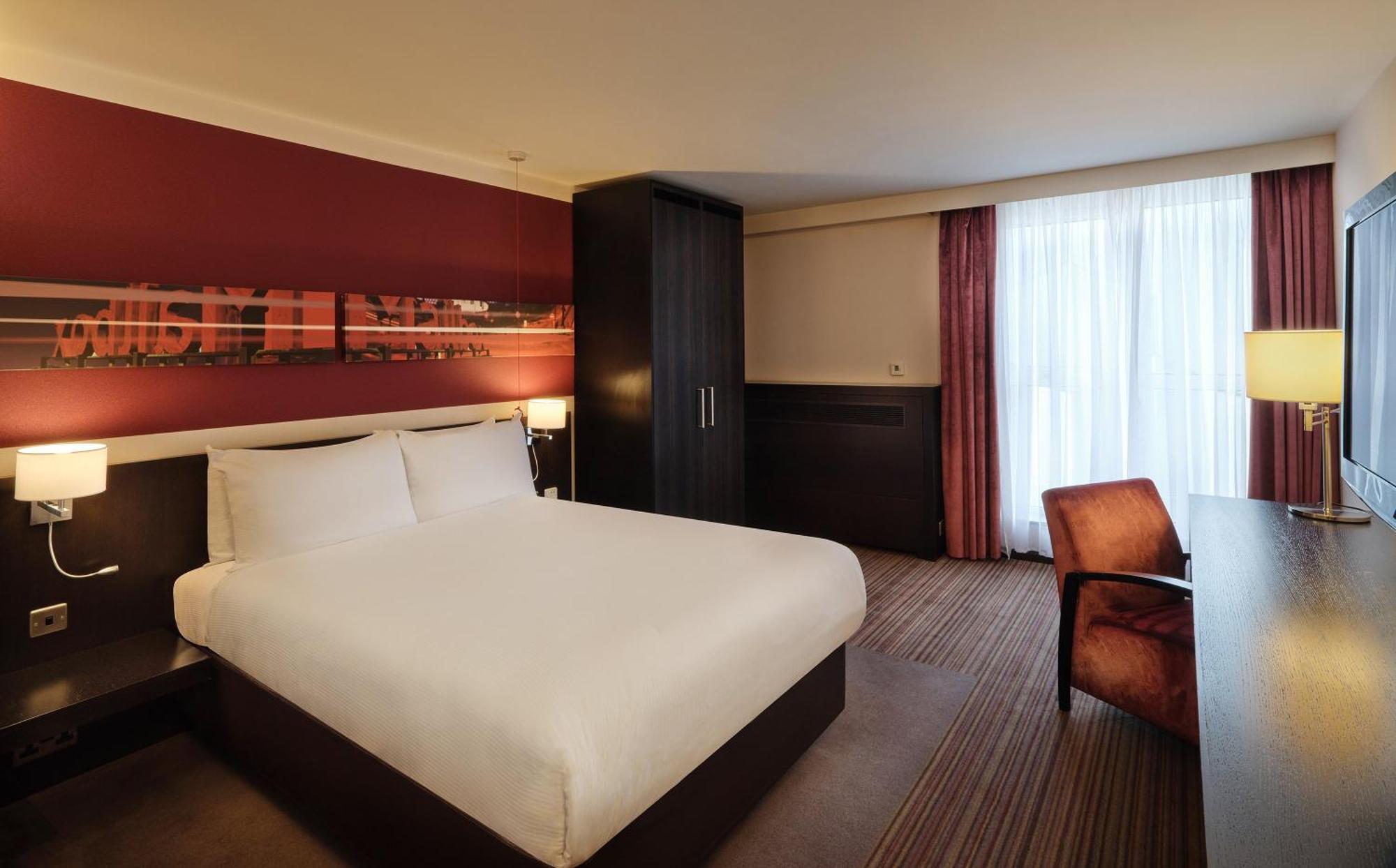 Crowne Plaza By Ihg Hotel 4*